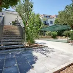 Lovor Villa *