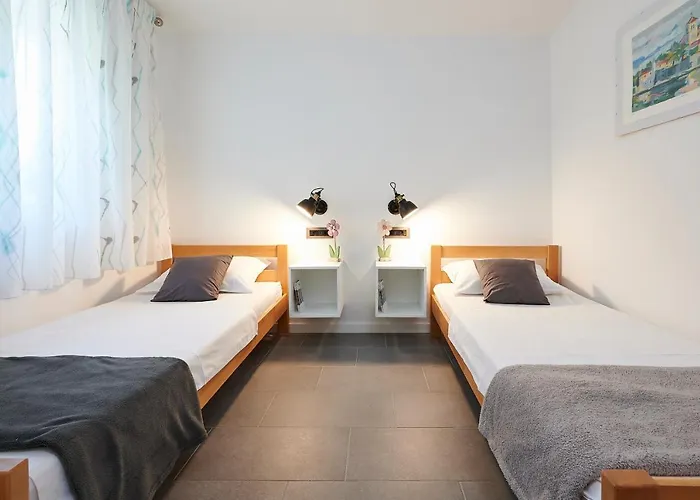 Lovor Вилла Трогир